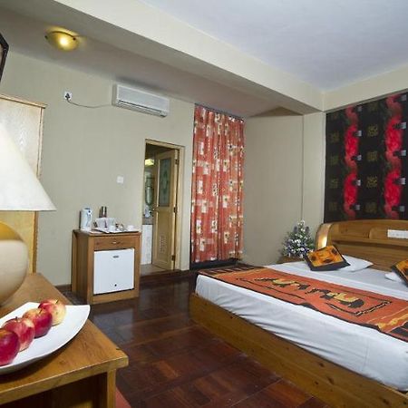 Omega Inn Коломбо Экстерьер фото